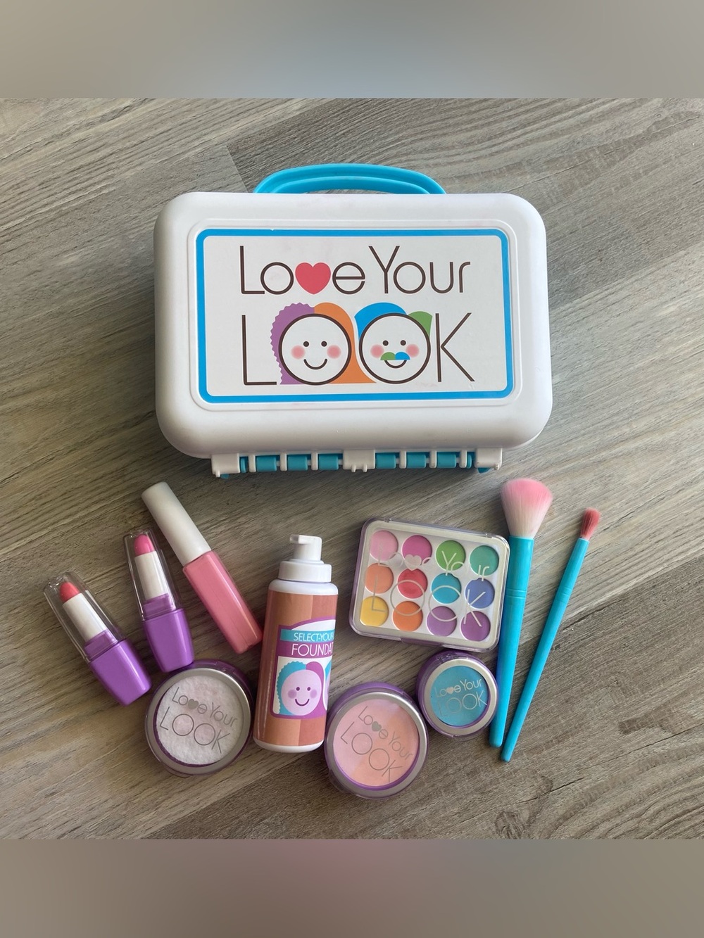 Melissa & Doug Love Your Look Pretend Makeup Toy Set